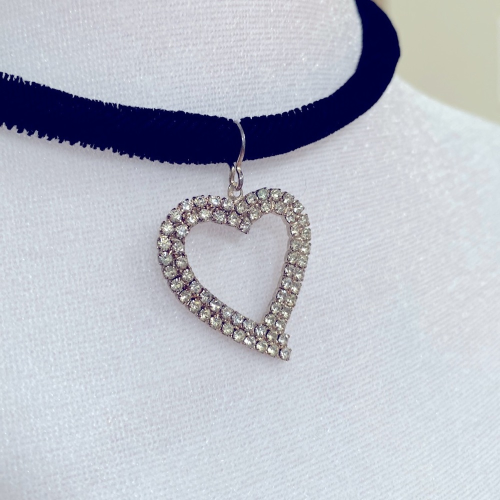Velvet Choker Rhinestone Heart Black Necklace Adjustable 14”